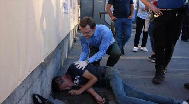 İstanbul'da sahte alkolden fenalaşan kişinin yardımına doktor milletvekili koştu