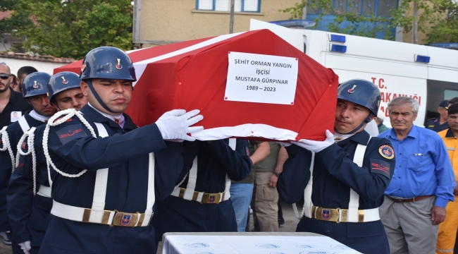 İzmir'deki orman yangınında ölen arazöz sürücüsünün cenazesi Afyonkarahisar'da defnedildi