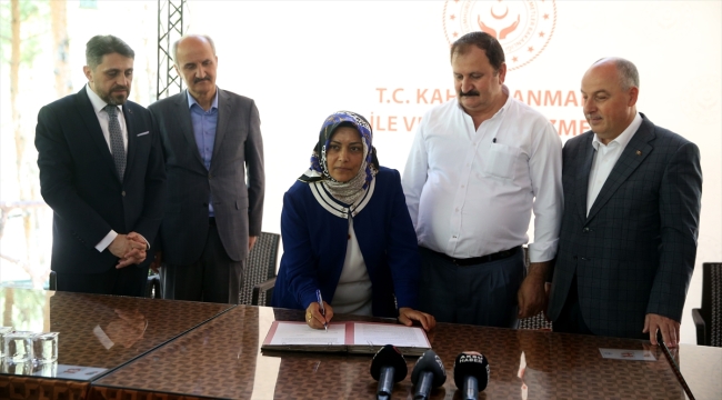 Kahramanmaraş'ta "Rehber Koruyucu Aile Hizmet Sözleşmesi" imzalandı