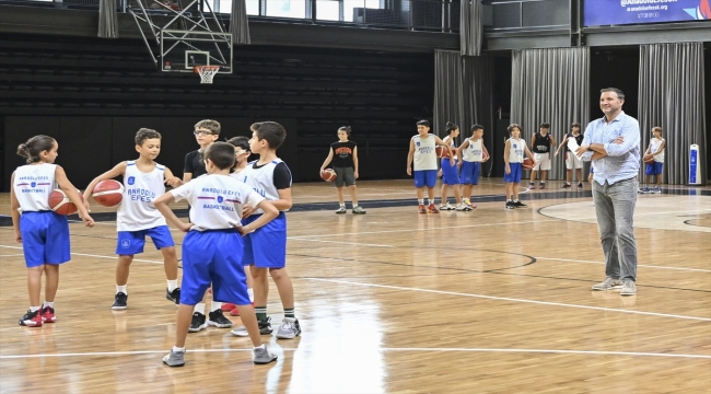 Anadolu Efes Altyapı Sorumlusu Erdal Bibo, kulüpteki çalışmaları anlattı: