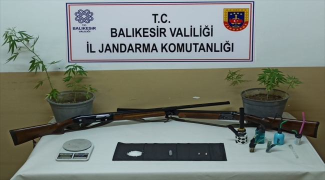 Balıkesir'de uyuşturucu operasyonunda 8 zanlı yakalandı