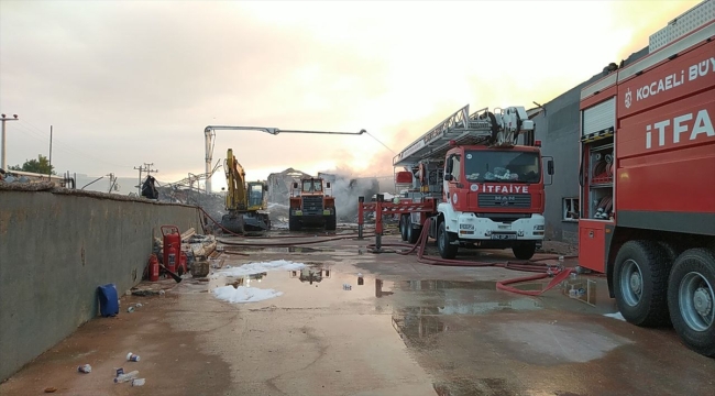 Bursa'da sanayi bölgesindeki yangın kontrol altına alındı