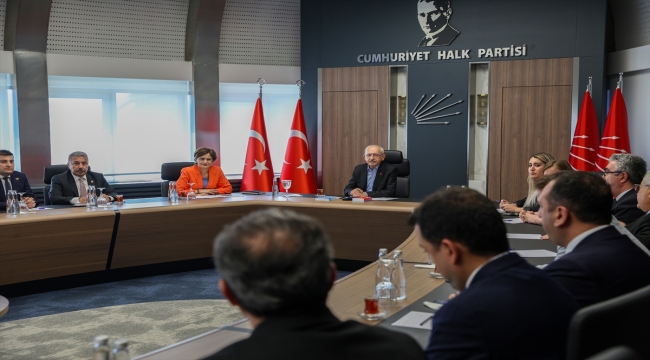 CHP Genel Başkanı Kılıçdaroğlu, partisinin İstanbul il teşkilatıyla bir araya geldi