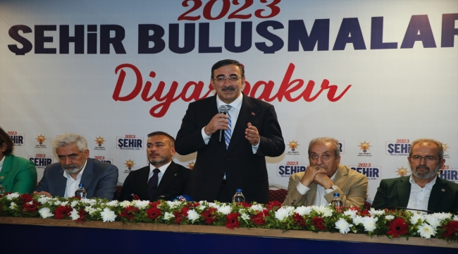 Cumhurbaşkanı Yardımcısı Yılmaz, Diyarbakır'da "Şehir Buluşmaları"nda konuştu