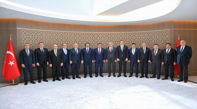 Cumhurbaşkanı Yardımcısı Yılmaz, İstanbul'da finans dünyası temsilcileriyle bir araya geldi