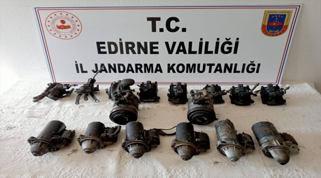 Edirne'de kargoyla gönderilen 16 kaçak otomobil parçası ele geçirildi