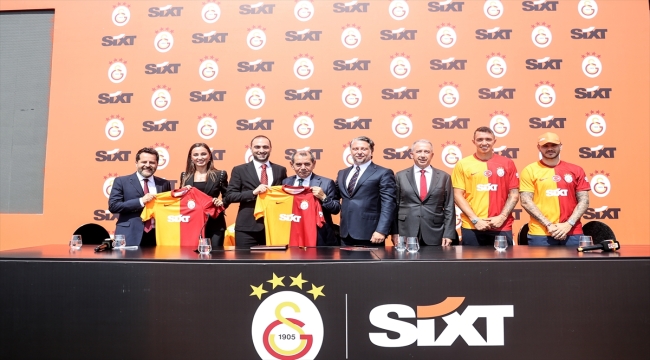 Galatasaray Başkanı Dursun Özbek'ten Beşiktaş'ın transfer videosuna tepki:
