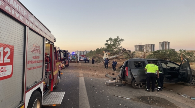 Gaziantep'te hafif ticari araçla çarpışan tırın sürücüsü hayatını kaybetti