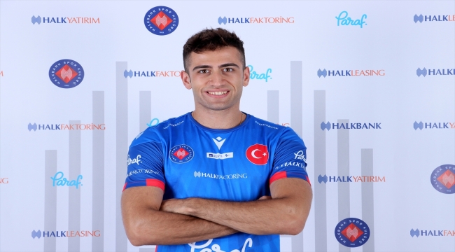 Halkbank Erkek Voleybol Takımı, libero Deniz İvgen ile bir yıl daha devam edecek