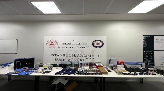 İstanbul Havalimanı'nda kaçak ürünlerle yakalanan 3 kişi serbest bırakıldı