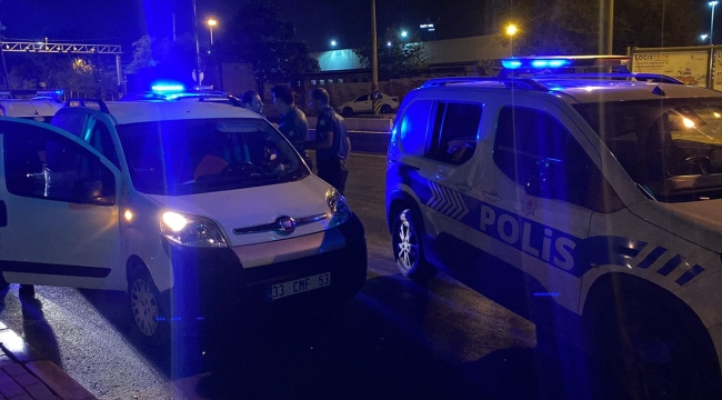 İzmir'de kovalamaca sonucu durdurulan araçta uyuşturucu ele geçirildi