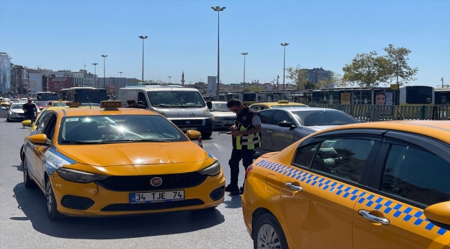 Kadıköy'de taksicilere yönelik denetim yapıldı
