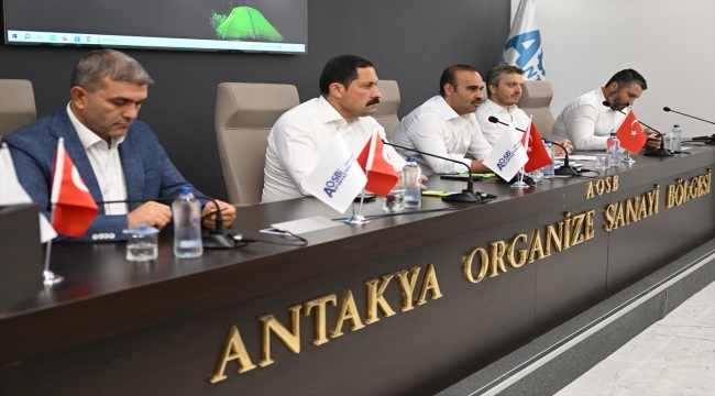 Sanayi ve Teknoloji Bakanı Kacır'dan Hatay'daki sanayi esnafına ziyaret 
