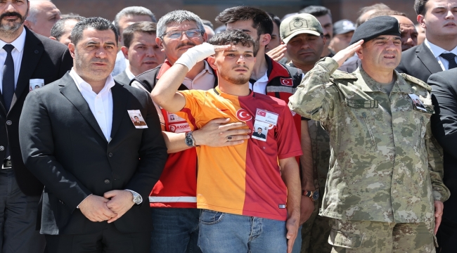 Şehit Piyade Uzman Onbaşı Özdemir, Gaziantep'te son yolculuğuna uğurlandı