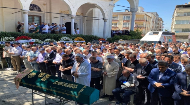 Yangından kurtulmak için 3. kattan atlayarak hayatını kaybeden Hatice Arslan toprağa verildi 