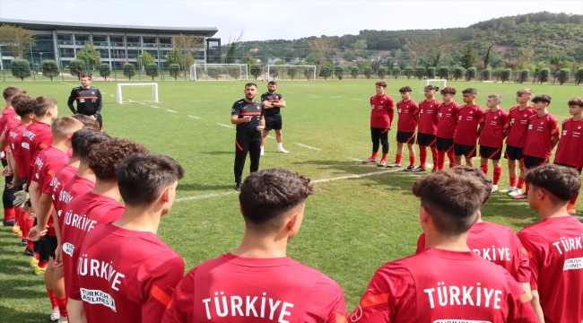 15 Yaş Altı Milli Takım Teknik Direktörü Selçuk Erdoğan: "Marka değeri sahadaki oyundur"