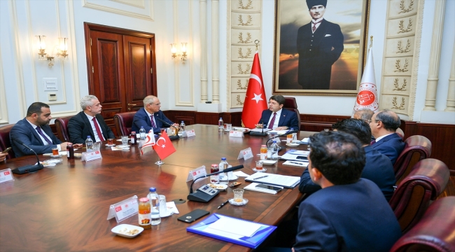 Adalet Bakanı Tunç KKTC Meclisi heyetini kabul etti