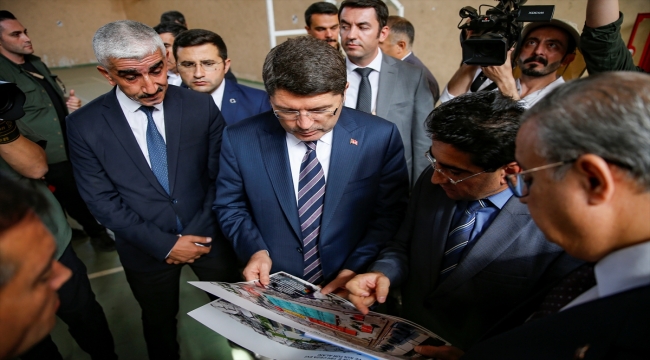 Adalet Bakanı Tunç, müzeye dönüştürülecek Diyarbakır Cezaevi'ni ziyaret etti: