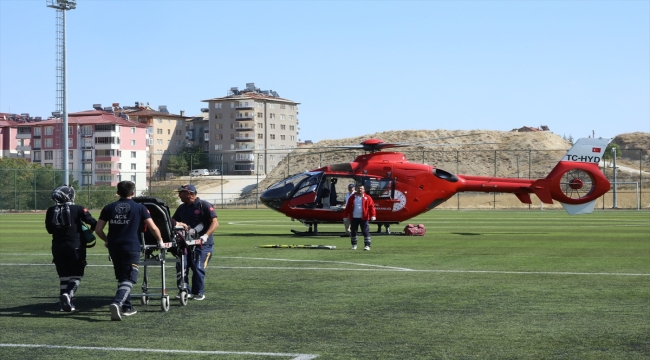 Ambulans helikopter Malatya'da kalp krizi geçiren kişi için havalandı