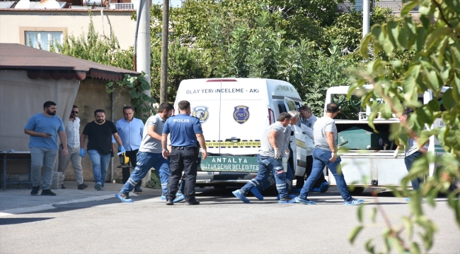 Antalya'da bir kadın eşi tarafından av tüfeğiyle öldürüldü