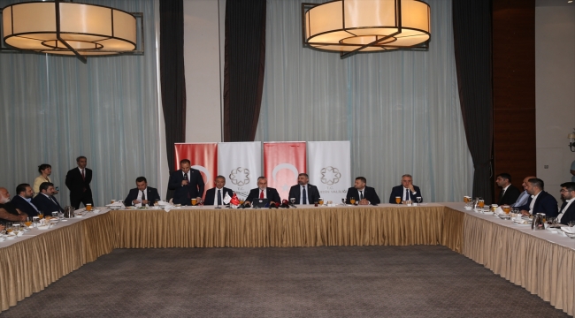 Bakan Işıkhan, Mardin'de "İş İnsanları ve STK Temsilcileri ile Buluşma Toplantısı"nda konuştu