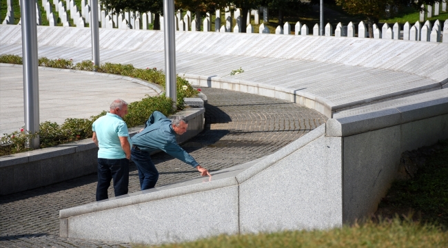 Bosna Hersek'teki Srebrenitsa Anıt Merkezi'nin açılışının 20'nci yılında tören düzenlendi