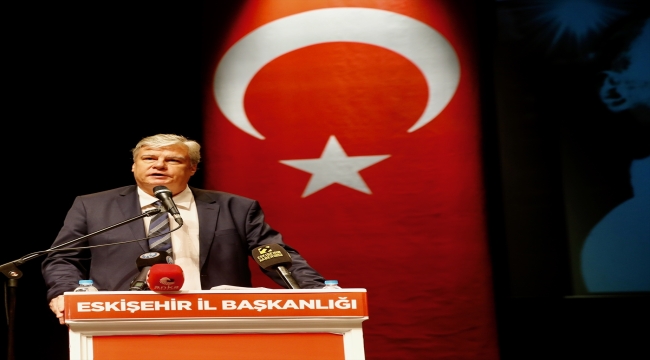 CHP genel başkanlığına adaylığını açıklayan Öymen, partisinin Eskişehir İl Kongresi'nde konuştu