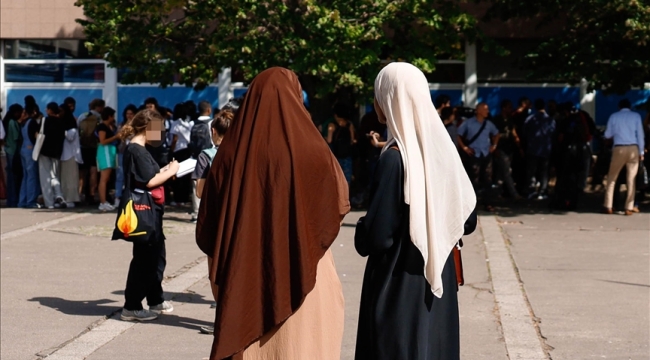 Danıştay okullardaki abaya yasağının devam etmesine karar verdi