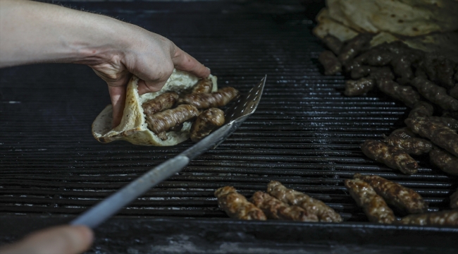 Bosna Hersek'in geleneksel köftesi: "Çevapi"