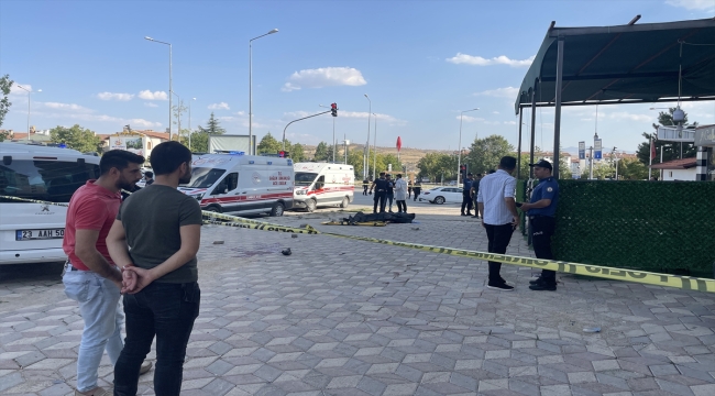 Elazığ'da silahlı kavgada 2 kişi öldü, 1 kişi yaralandı