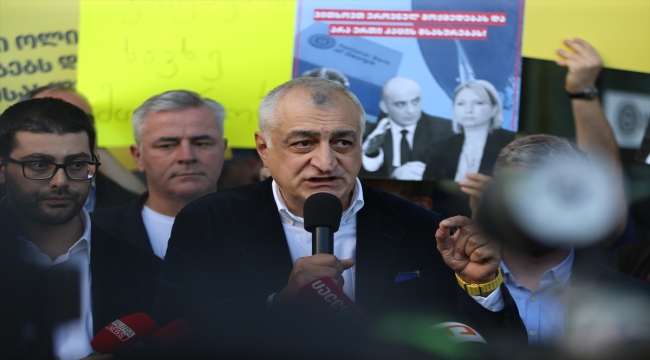 Gürcistan'da, ABD'nin yaptırım listesindeki eski başsavcının banka hesaplarının dondurulmaması protesto edildi