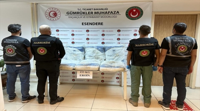 Hakkari'de Esendere Gümrük Kapısı'ndaki tırda 153 kilogram eroin ele geçirildi