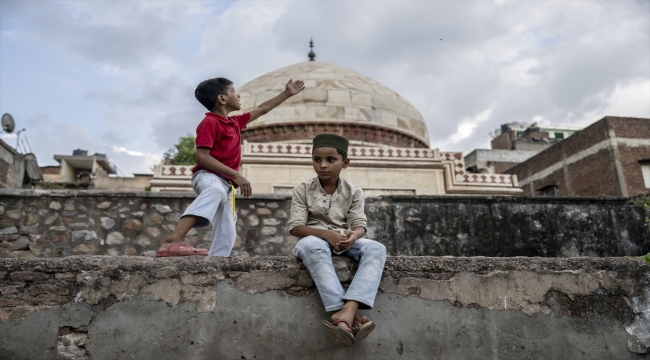Hindistan'da 8 asırlık dergah "barışçıl anlayışla" her dinden yüzbinlerce insanı ağırlıyor