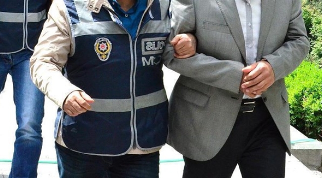 İstanbul'da FETÖ operasyonunda 8 kişi yakalandı