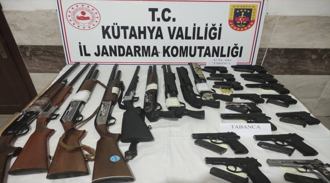 Kütahya'da asker eğlencesinde havaya ateş eden 40 kişi gözaltına alındı