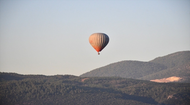 Muğla'da sıcak hava balon turizmi için deneme uçuşlarına başlandı