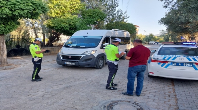 Muğla'daki denetimlerde 41 okul servis aracı trafikten men edildi