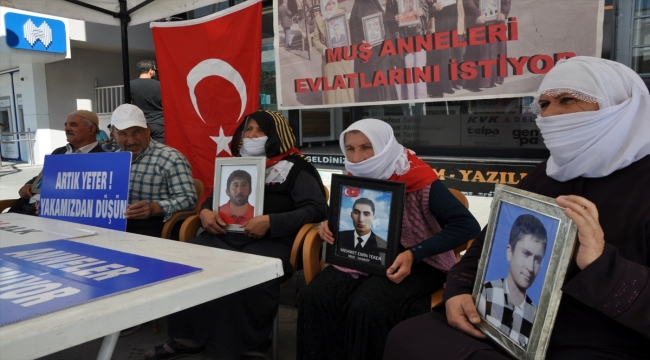Muşlu aileler HDP önündeki eylemlerini sürdürdü