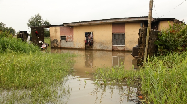 Nijerya'nın Lagos eyaletinde aşırı yağışlar sele neden oldu