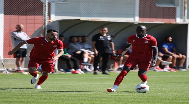 Sivasspor, hazırlık maçında Çorum FK'yı 2-1 yendi 