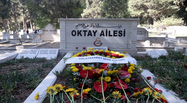 "Taçsız Kral" Metin Oktay, kabri başında anıldı