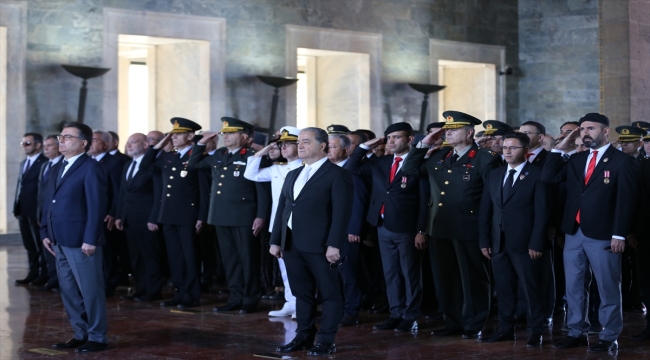 Türkiye Muharip Gaziler Derneği'nden "Gaziler Günü"nde Anıtkabir'e ziyaret