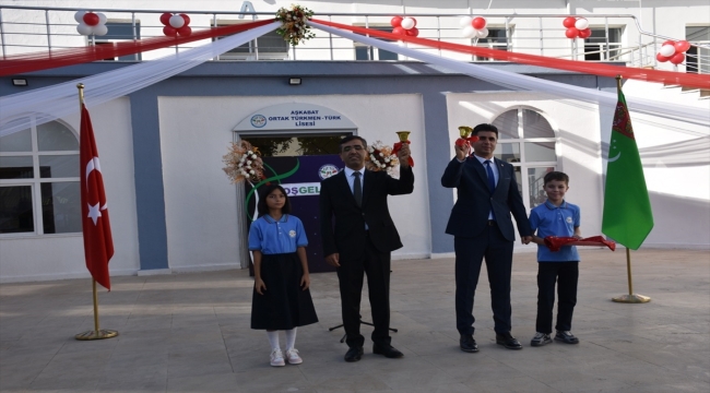 Türkmenistan'da "Eğitim ve Öğrenci Gençlik Günü" kutlandı