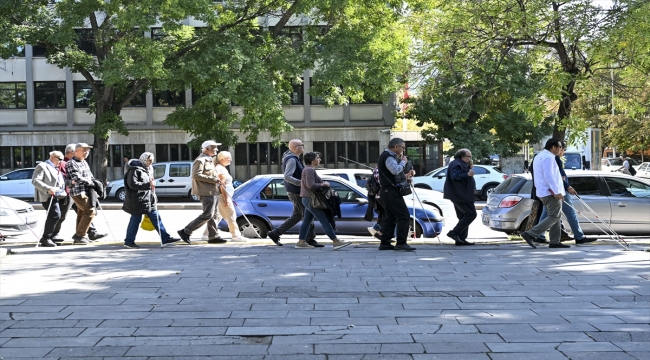 Ankara'da "Dünya Beyaz Baston Görme Engelliler Bağımsızlık ve Güvenlik Günü" etkinliği düzenlendi