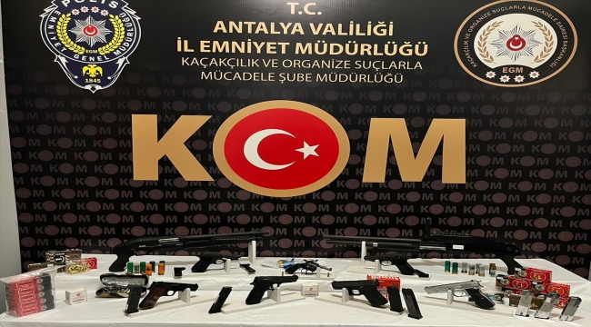 Antalya'da "Kafes" operasyonunda yakalanan 19 kişi tutuklandı