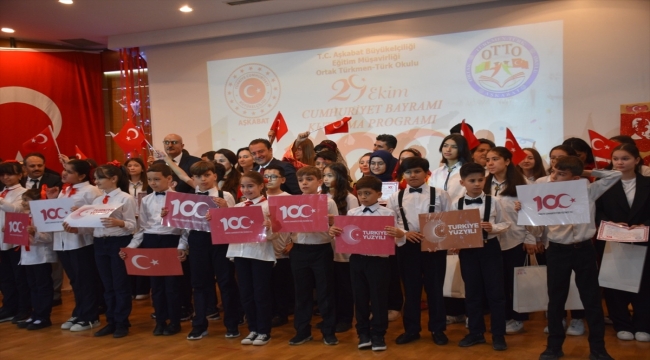Aşkabat'ta Türkmen-Türk okulu, Cumhuriyet'in 100. yılı için program düzenledi