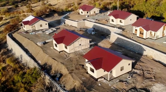 Bakan Özhaseki: "Deprem bölgesinde 100 bin köy evimizi çelikten yapacağız"
