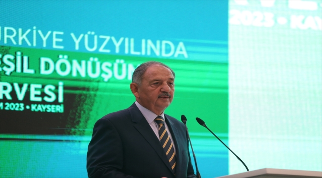 Bakan Özhaseki, Kayseri'de "Türkiye Yüzyılında Yeşil Dönüşüm Zirvesi"nde konuştu