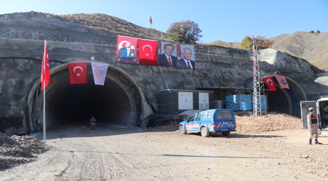 Bakan Uraloğlu, Erzincan'daki Sünebeli Tüneli Işık Görme Töreni'nde konuştu