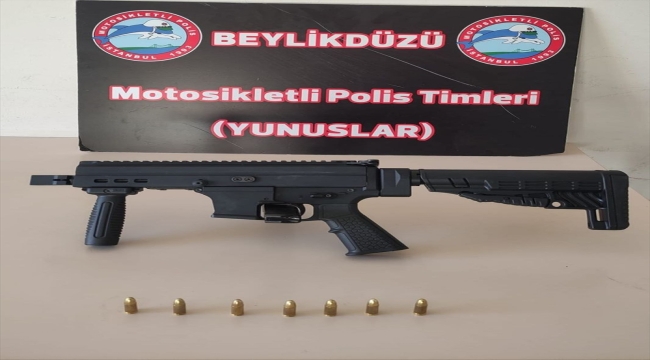 Beylikdüzü'nde asayiş uygulamasında durdurulan araçta otomatik tüfek bulundu